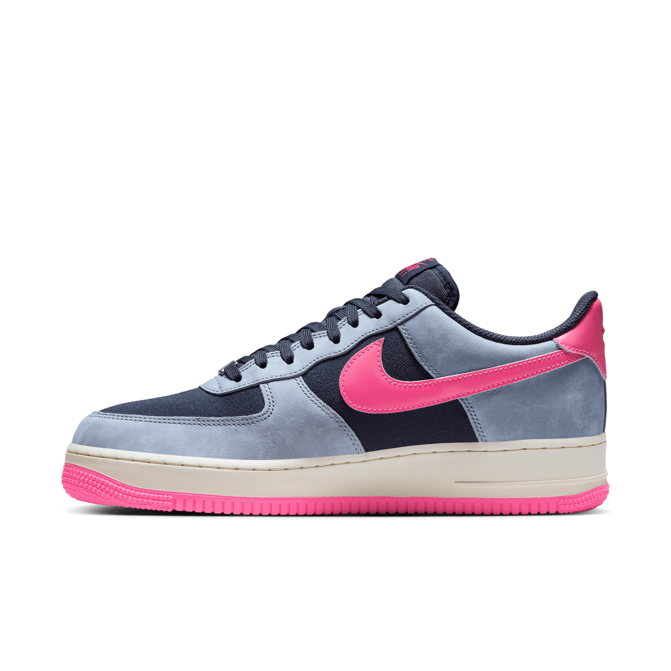 NIKE AIR FORCE 1  07 LX