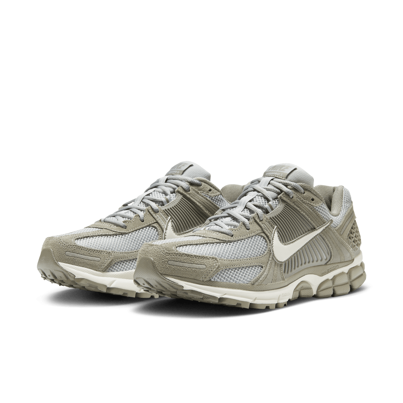 NIKE ZOOM VOMERO 5