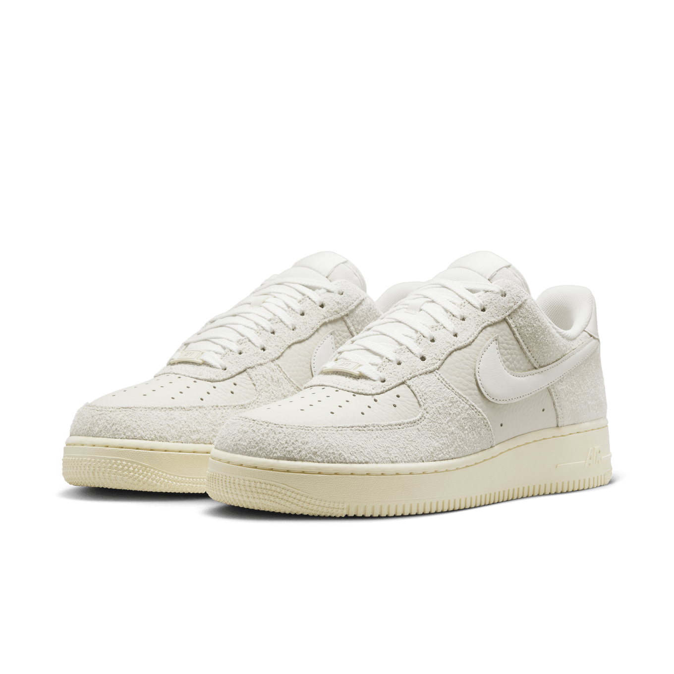 NIKE AIR FORCE 1  07 LX