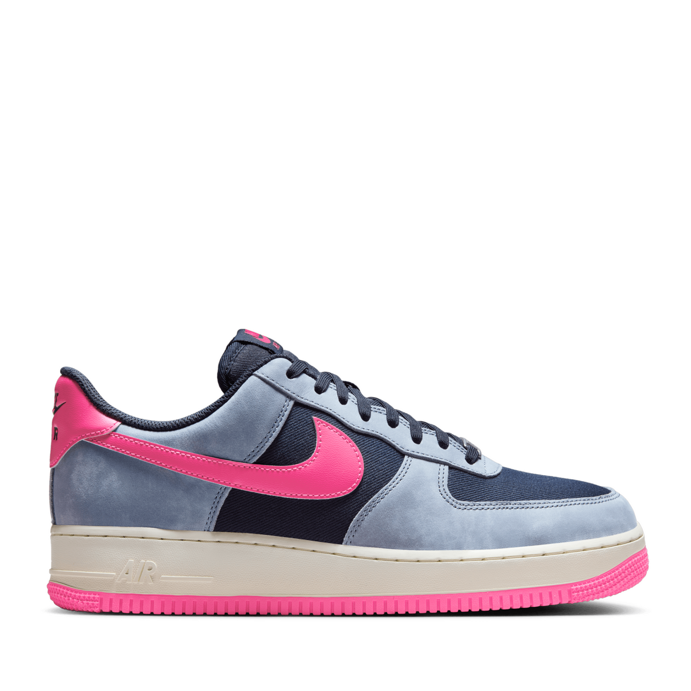 NIKE AIR FORCE 1  07 LX