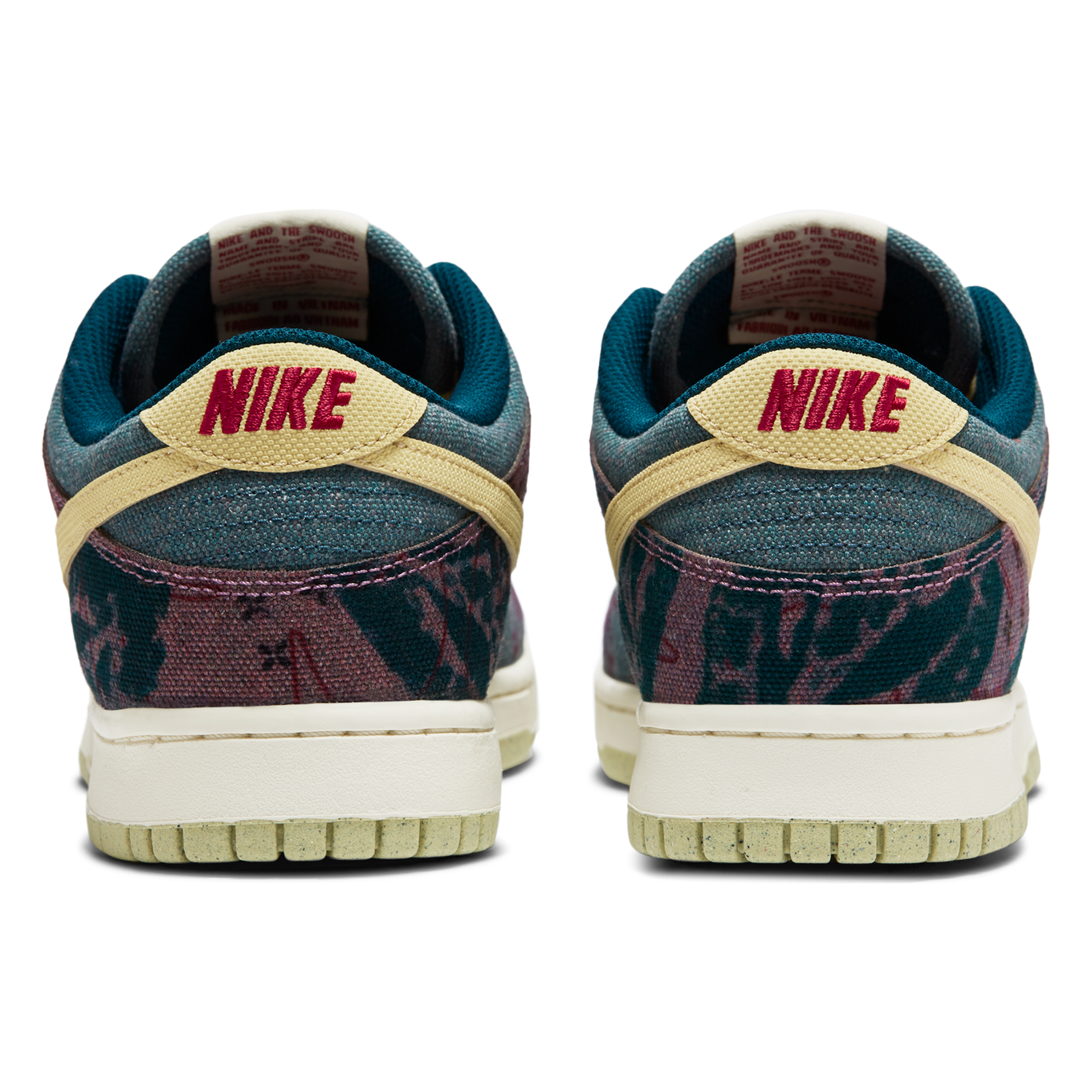 NIKE DUNK LOW SP