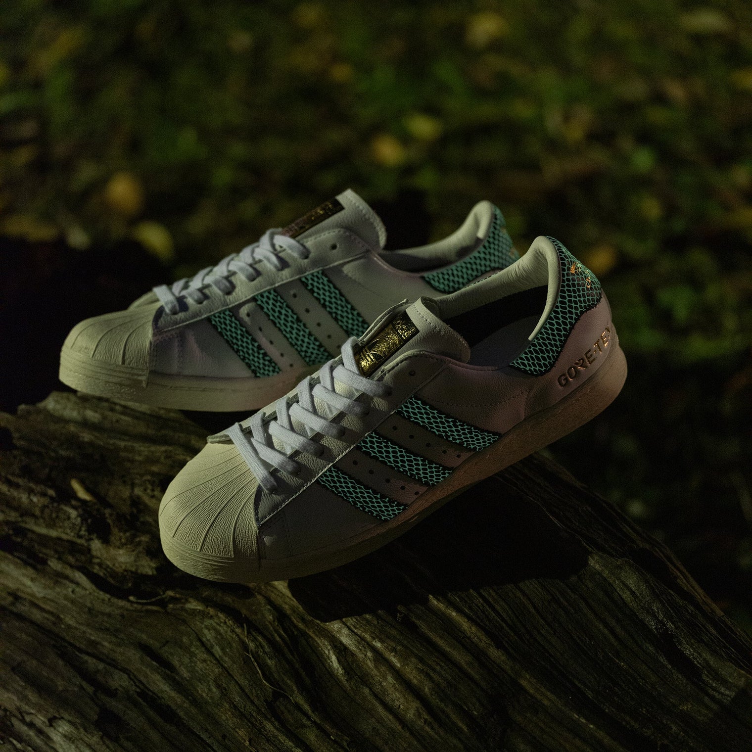 Glow, Slither, Repeat: atmos Rewrites the Superstar Once Again