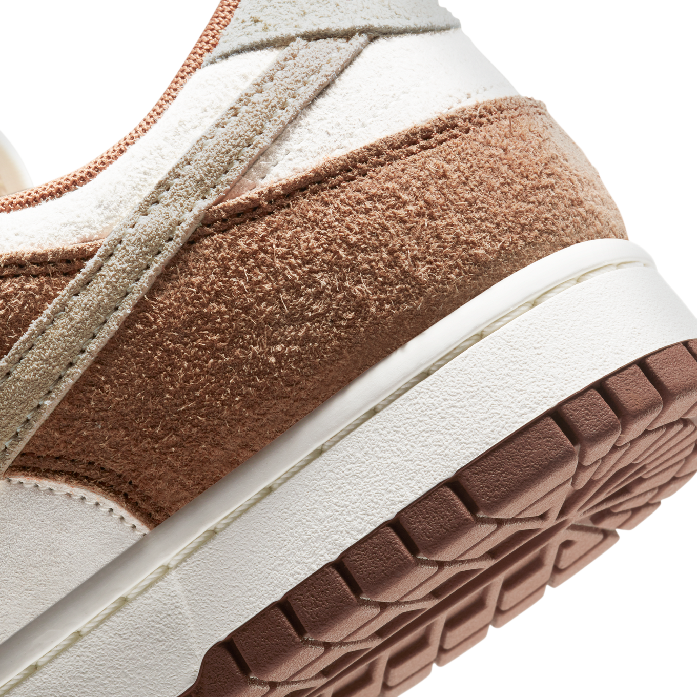 NIKE DUNK LOW PRM