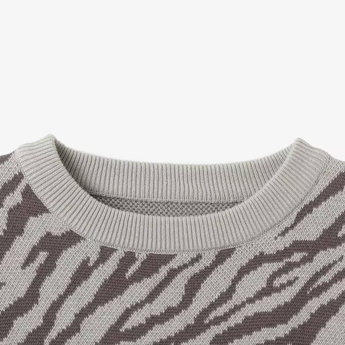 ATMOS SMALL LOGO PATCH KNIT SWEATER